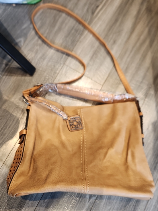 Handbags - NWT Women's Tan LG Crossbody Shoulder Bag - Classic Everyday Tote